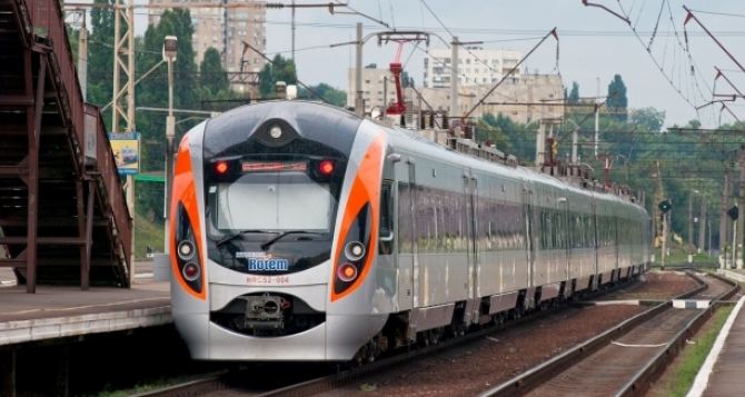 Из Киева в Харьков назначен дополнительный рейс скоростного поезда Интерсити+