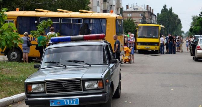 Дети из Лутугинского района оправились на отдых в Крым (фото)