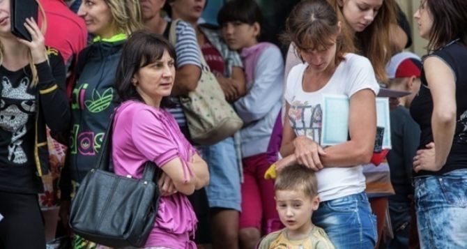 На что жалуются переселенцы в Харьковской области. — Опрос