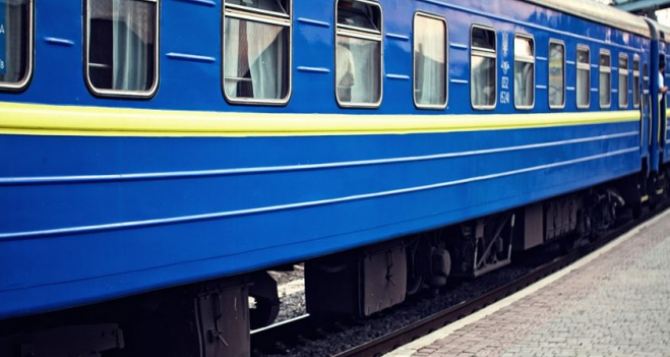 В составе поезда Харьков-Бердянск будут курсировать беспересадочные вагоны Сумы-Бердянск