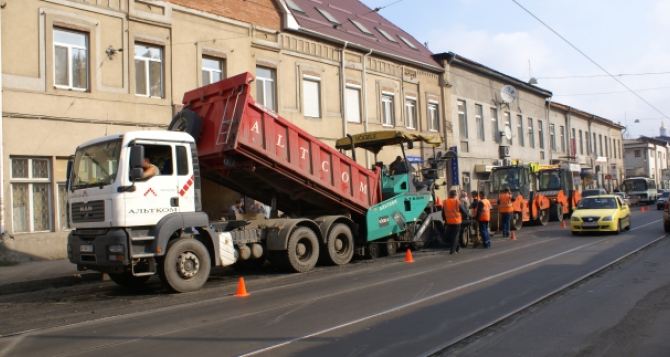 На ремонт и реконструкцию дорог Харькова потратили более 100 млн грн.