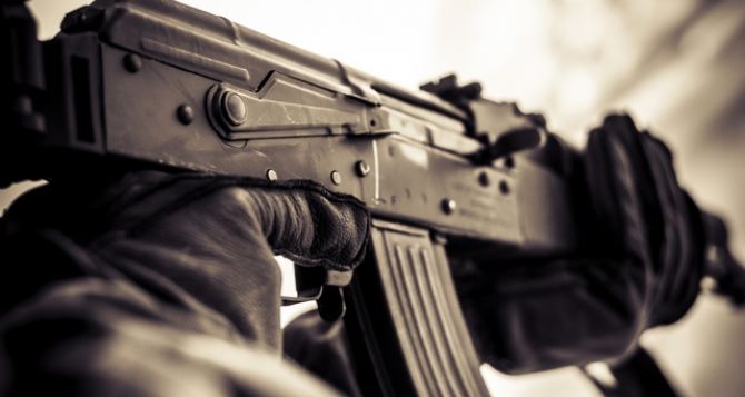 В самопровозглашенной ЛНР запретили торговать оружием на рынках