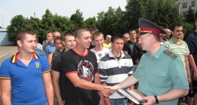 В Харьковской области 900 юношей призовут на срочную службу