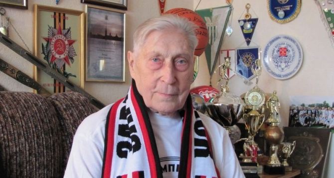Легендарный тренер луганской «Зари» Герман Зонин отмечет свой 89 день рождения