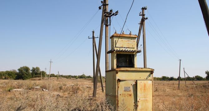 В двух селах под Луганском восстановили электроэнергию (фото)
