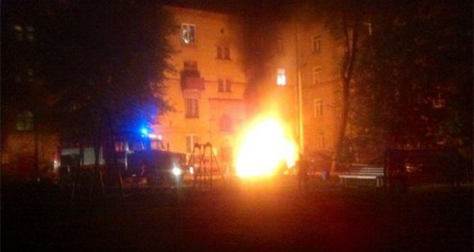 В Харькове ночью взорвалась машина и горел стадион