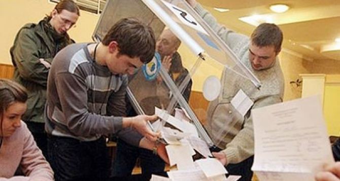 Комитет избирателей Украины не заметил грубых нарушений при подсчете голосов в Харькове