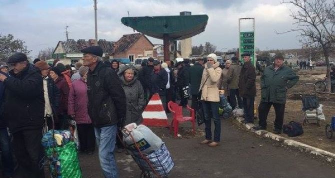 Открытие пешеходного пункта пропуска в Станице Луганской (фото)