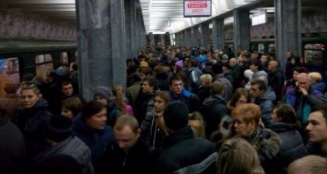Из-за поломки поезда в харьковском метро случилась массовая давка