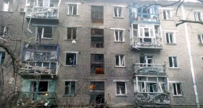 Стаханов получил стройматериалы для восстановления домов, разрушенных обстрелами