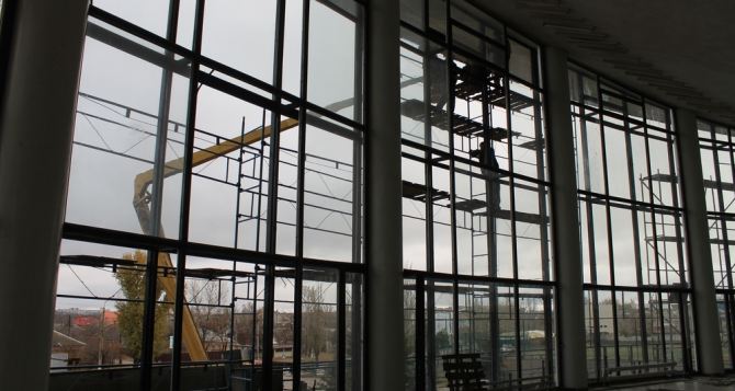 Как идет восстановление здания Луганского цирка (фото)