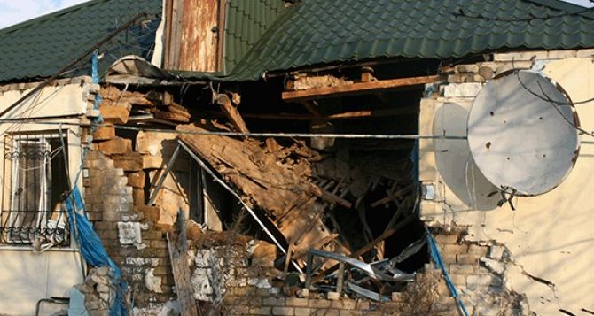 Поселок Крымское Луганской области: без надежды на будущее (фоторепортаж)