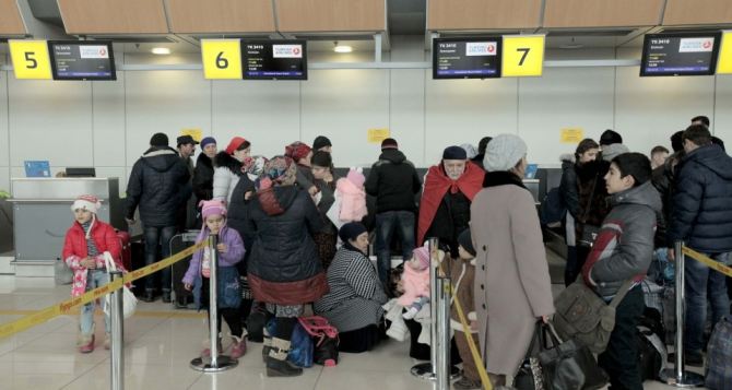 Из Харькова в Турцию вылетели более 300 турок-месхетинцев с Донбасса