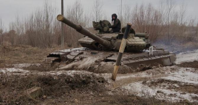 Харьковские студенты учились водить танки