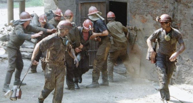 На двух шахтах в ДНР обрушение горных пород. Есть пострадавшие