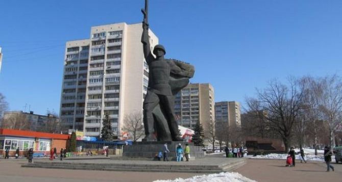 В Харькове неизвестные повредили памятник Воину-освободителю