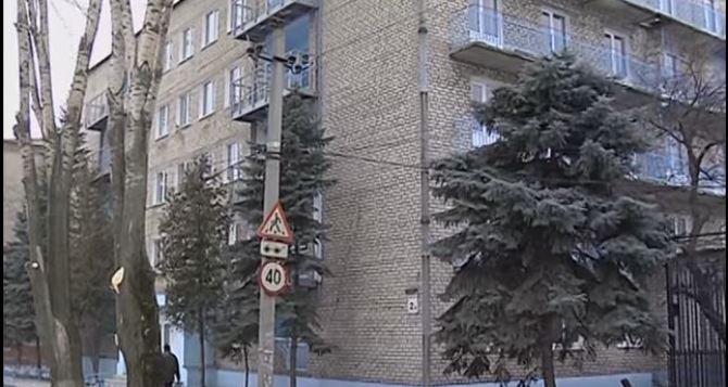 В Луганске завершили реконструкцию общежития на улице Щорса (видео)