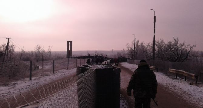 В Станице Луганской устанавливают дополнительный пункт обогрева