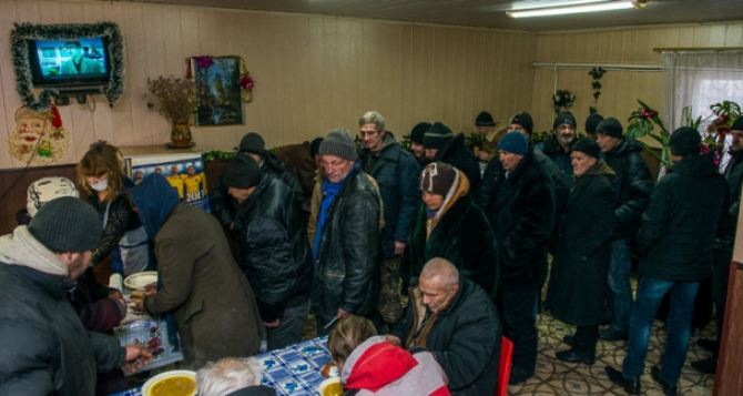 Во всех районах Харькове работают временные пункты обогрева и питания для малоимущих
