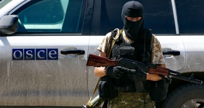 Наблюдатели ОБСЕ заявляют о большом количестве вооружения по всей зона конфликта на Донбассе