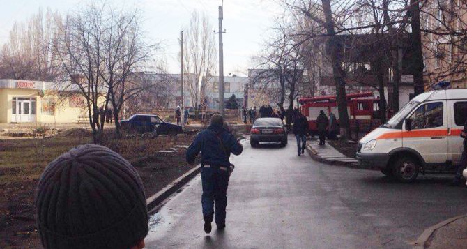 Квартал Южный в Луганске попал под обстрел. — Соцсети (фото)