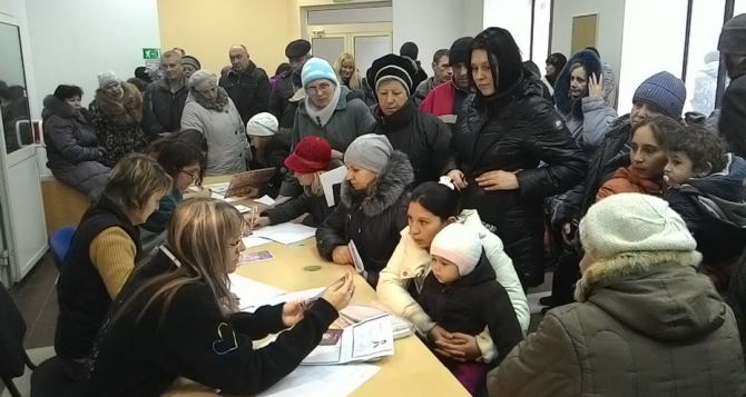 В ООН обеспокоены приостановкой Киевом социальных выплат переселенцам с Донбасса