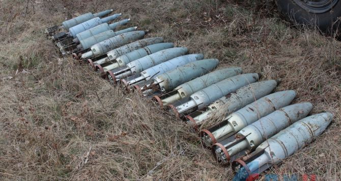 В Перевальском районе обезвредили 19 боеприпасов