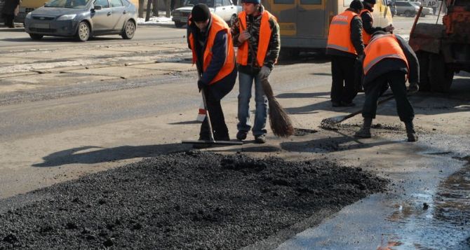 В апреле в Луганске начнут ремонтировать дороги