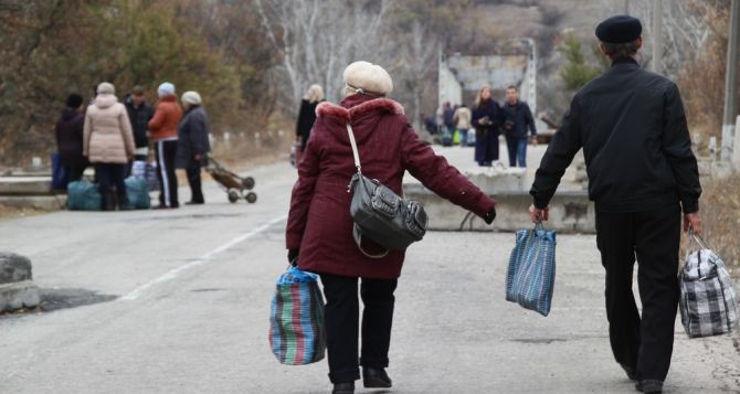 Через пункт пропуска в Станице Луганской за сутки прошли 3140 человек