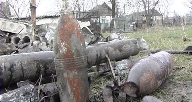 В Георгиевке под завалами школьной котельной обнаружили 18 снарядов (фото)