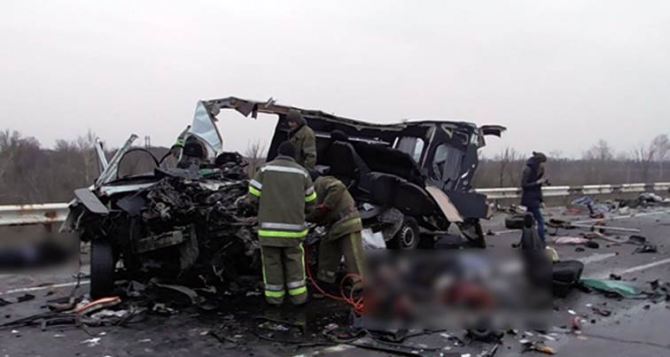 Полтавская полиция идентифицировала всех погибших в ДТП жителей Луганской области