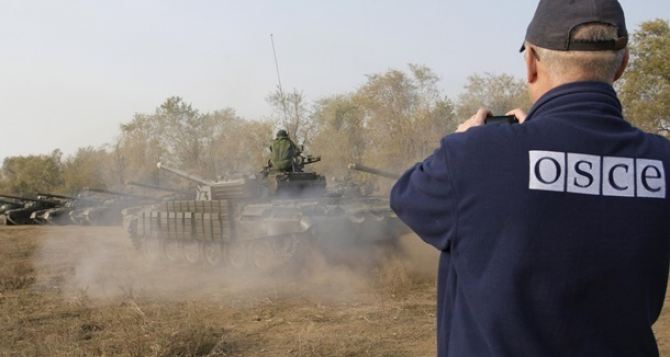 Наблюдатели ОБСЕ фиксируют перемещение военной техники в зоне конфликта на Донбассе