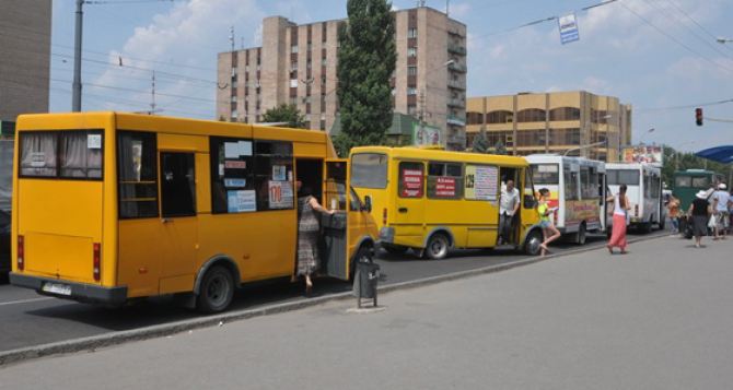 На пасхальные праздники маршрутки в Луганске будут ходить до 20:00