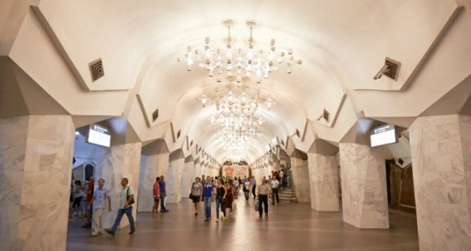 На Пасху метро в Харькове будет работать всю ночь
