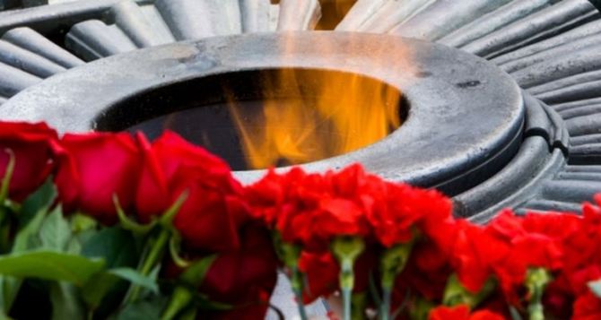 В Харькове на Мемориале Славы 9 мая произошли потасовки (видео)