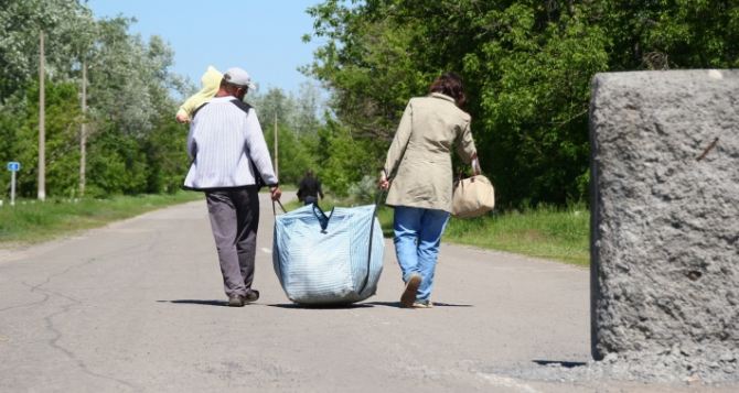 Пункт пропуска в Станице Луганской за сутки пересекли 4775 человек