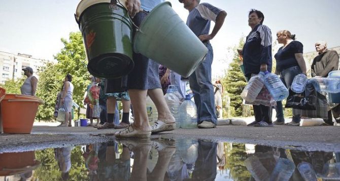 На Донбассе без питьевой воды остаются восемь тысяч человек