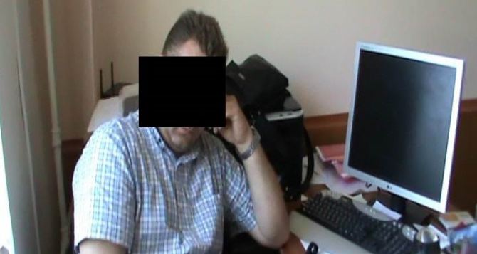 Преподавателя одного из вузов Луганска поймали на взятке (фото)