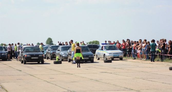 В районе Луганского аэропорта состоятся автомобильные гонки