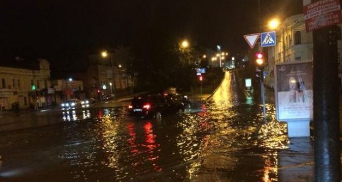 Харьков  затопило после вечерней грозы
