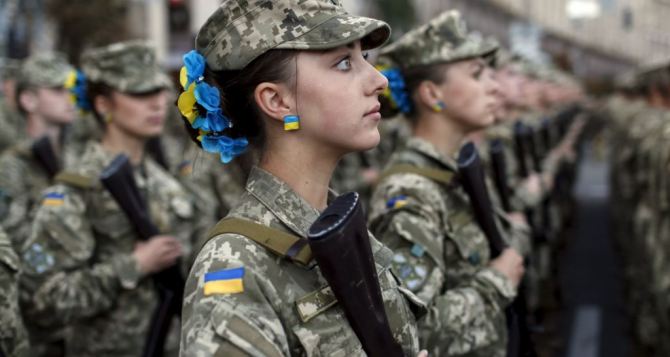 В украинской армии разрешили женщинам быть снайперами