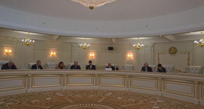 Сегодня в Минске обсудят разведение сторон на линии соприкосновения на Донбассе