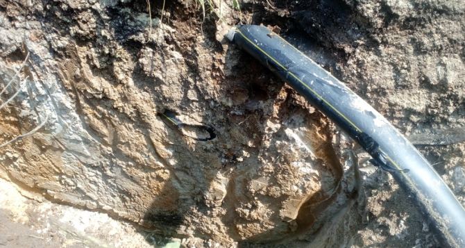 В Луганской области пограничники обнаружили подпольный трубопровод (фото)