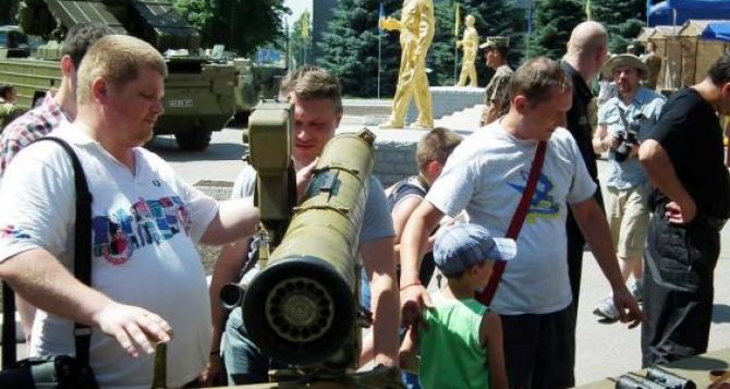 В Харькове будут поднимать престиж военной службы