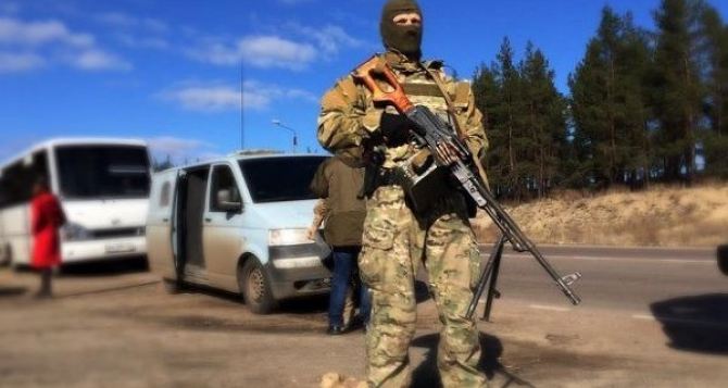 Обмен пленными на Донбассе. Киев освободит четырех человек в обмен на одного военного