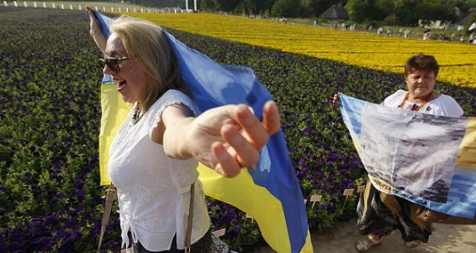 65% украинцев считают себя счастливыми