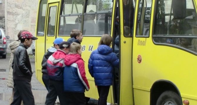 С октября жители самопровозглашенной ЛНР будут ездить в общественном транспорте по билетам