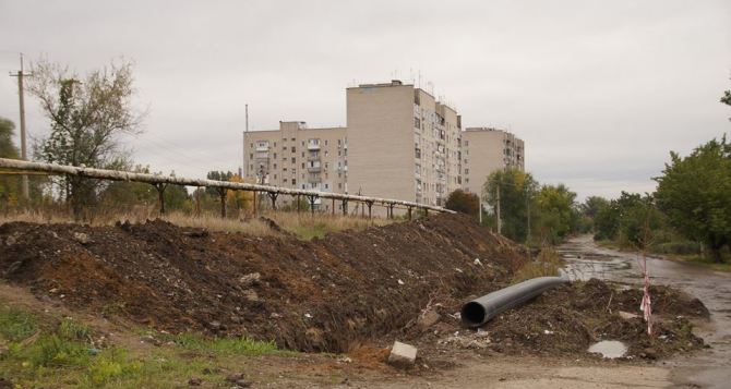 Ремонт водовода в Артемовском районе Луганска (видео)