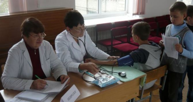 В школах Харькова начались углубленные медосмотры