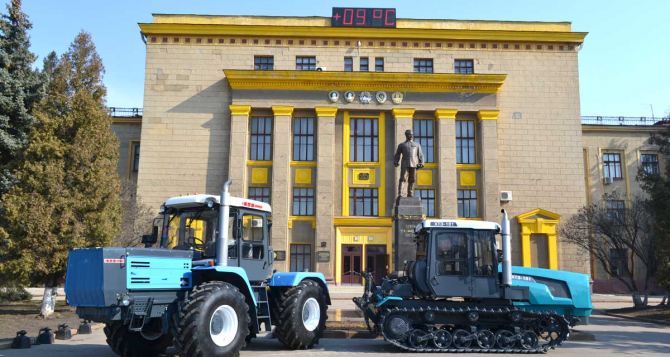 На харьковском тракторном заводе жалуются на невыплату зарплаты и незаконные увольнения